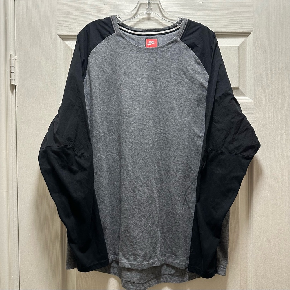 Nike Tee - Picture 3 of 5